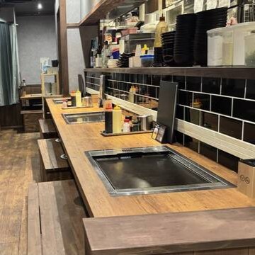 お一人様から気軽に！ライブ感を楽しむカウンター席の画像